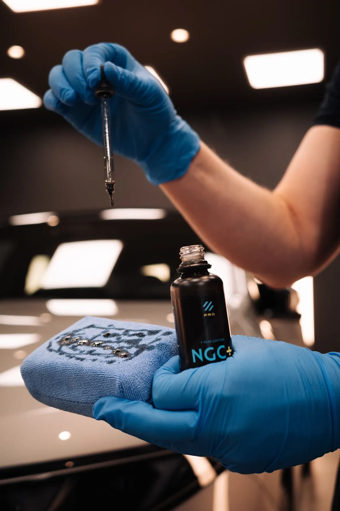 Artdeshine NGC+ graphene coating helles på applikatoren hos Groven Car Spa