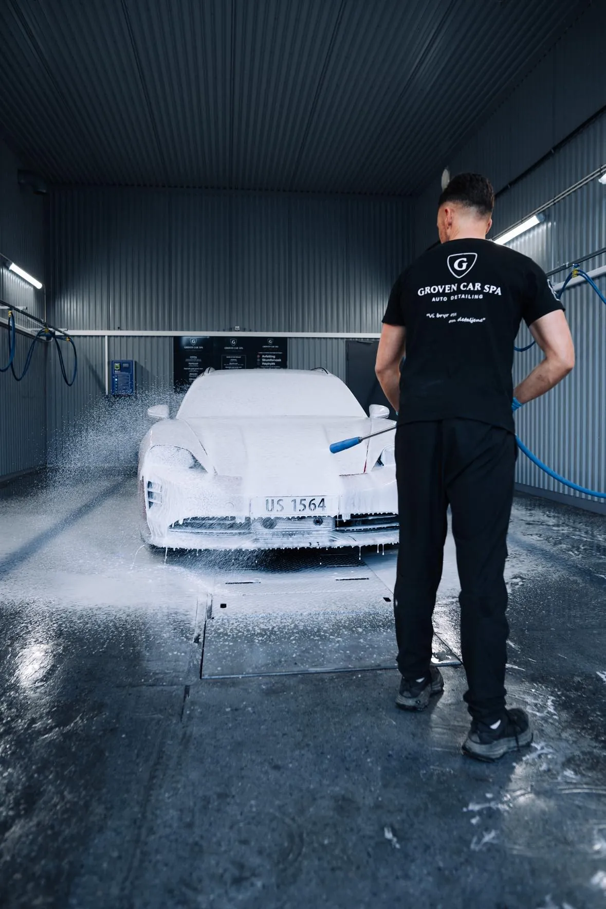 Selvvaskhallen hos Groven Car Spa i Molde